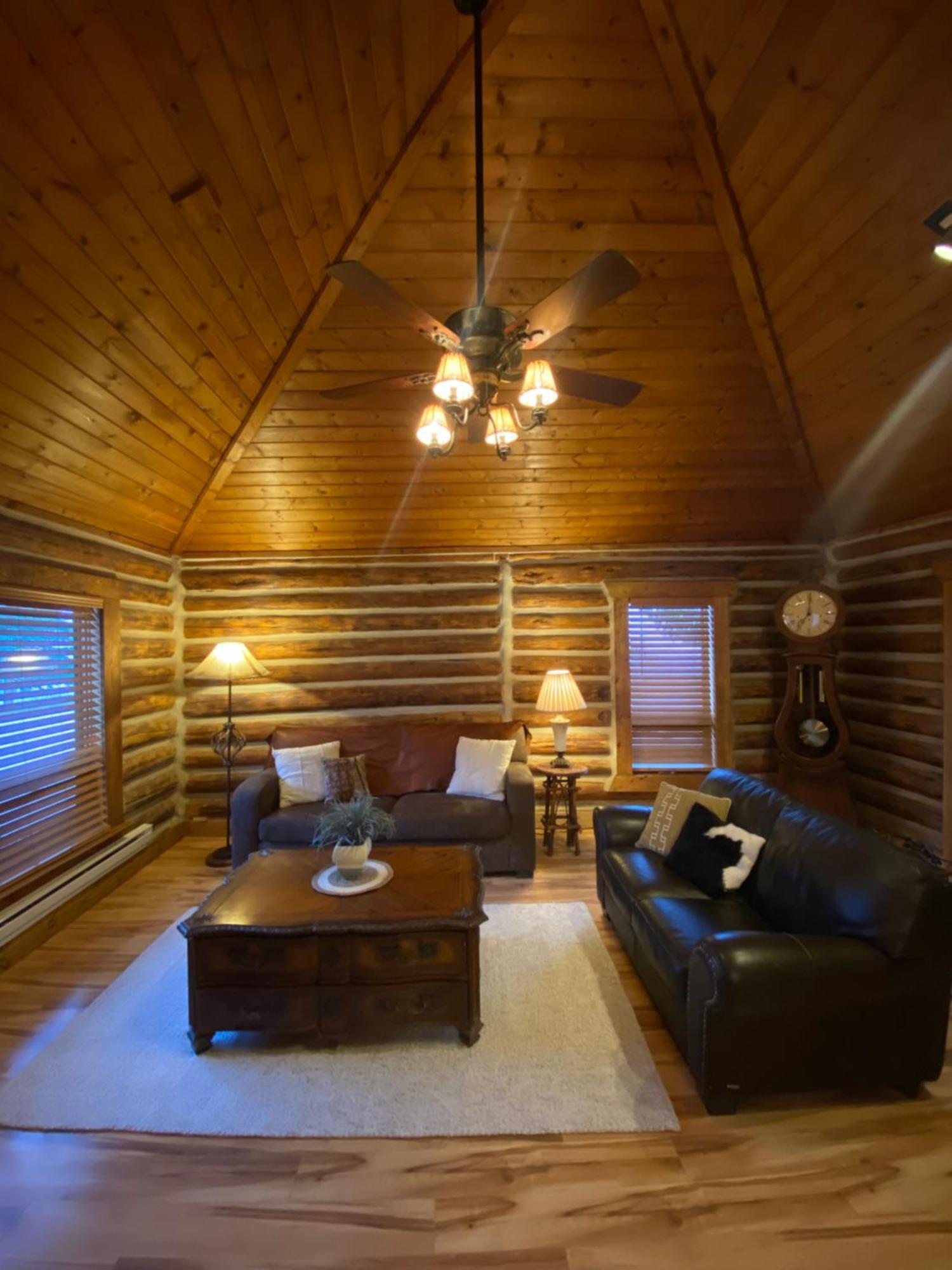 Erik'S Ranch Villa Hoffman Екстериор снимка